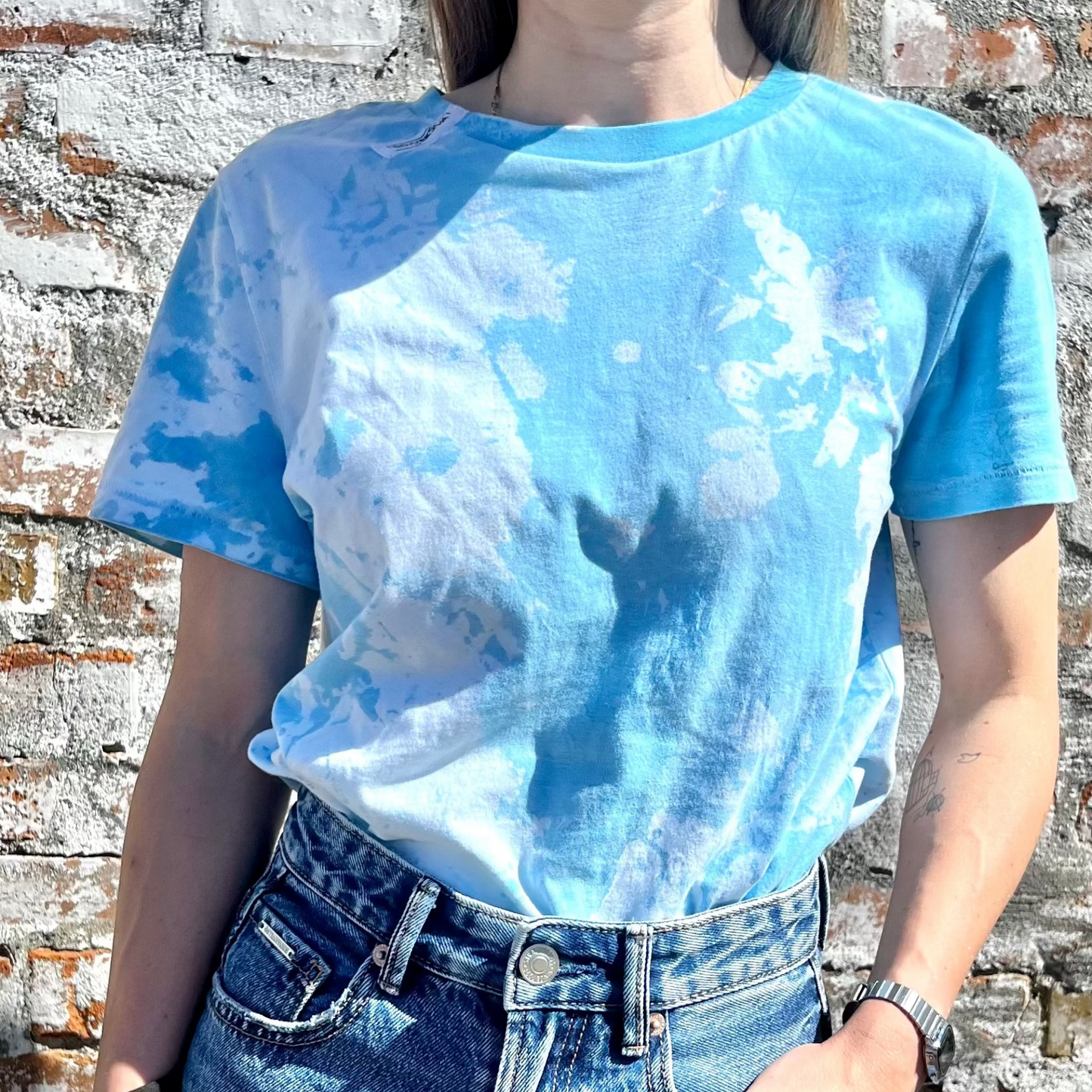 kaleido-t-shirt-blue-dreams-front