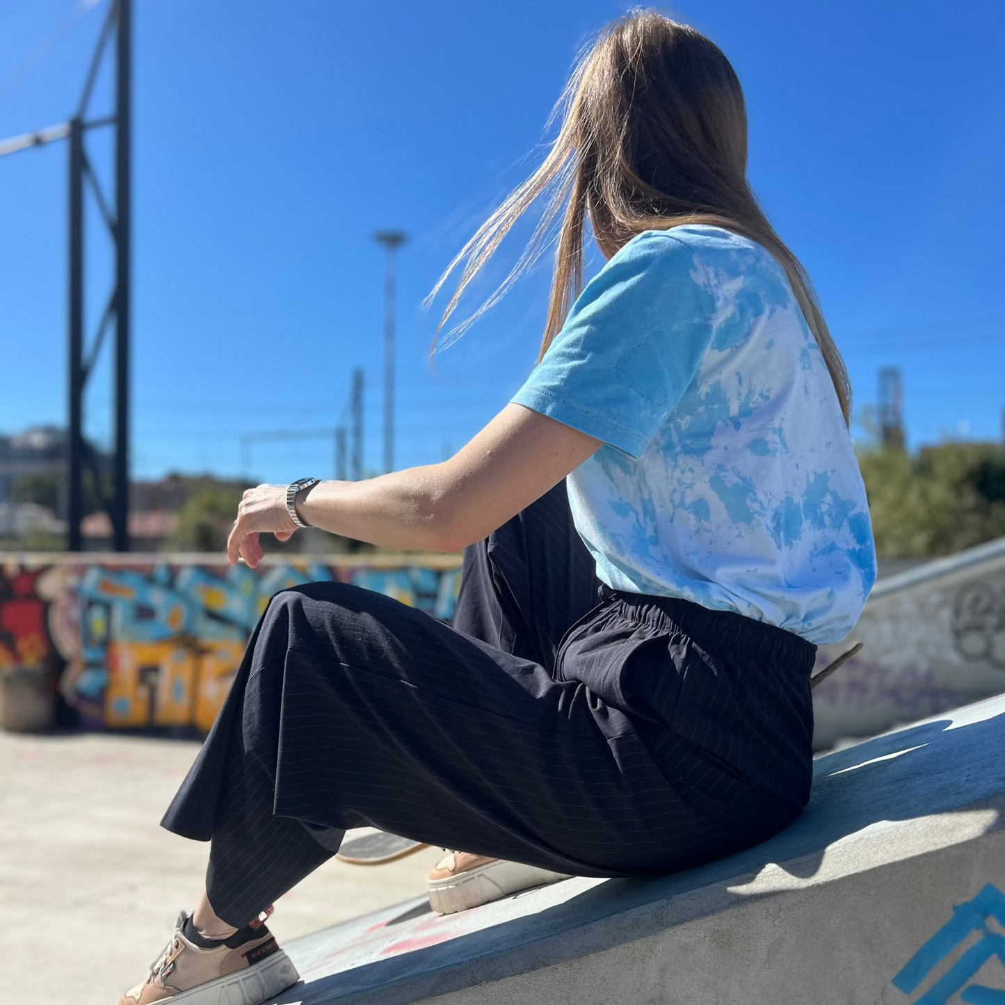 kaleido-t-shirt-blue-dreams-lifestyle
