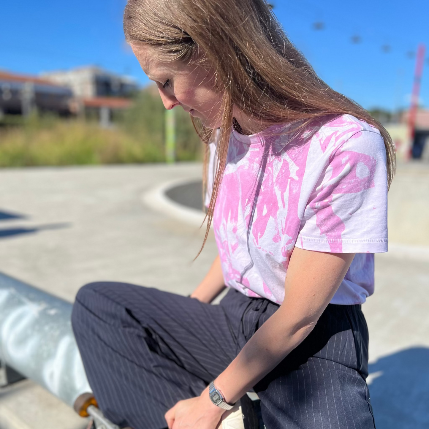 kaleido-t-shirt-pink-dreams-lifestyle