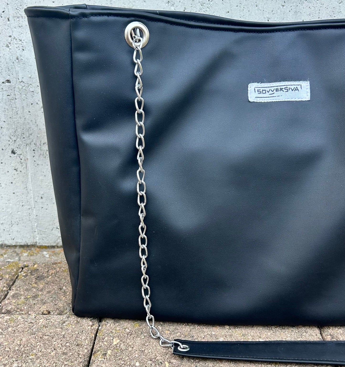 nomad-tote-bag-details
