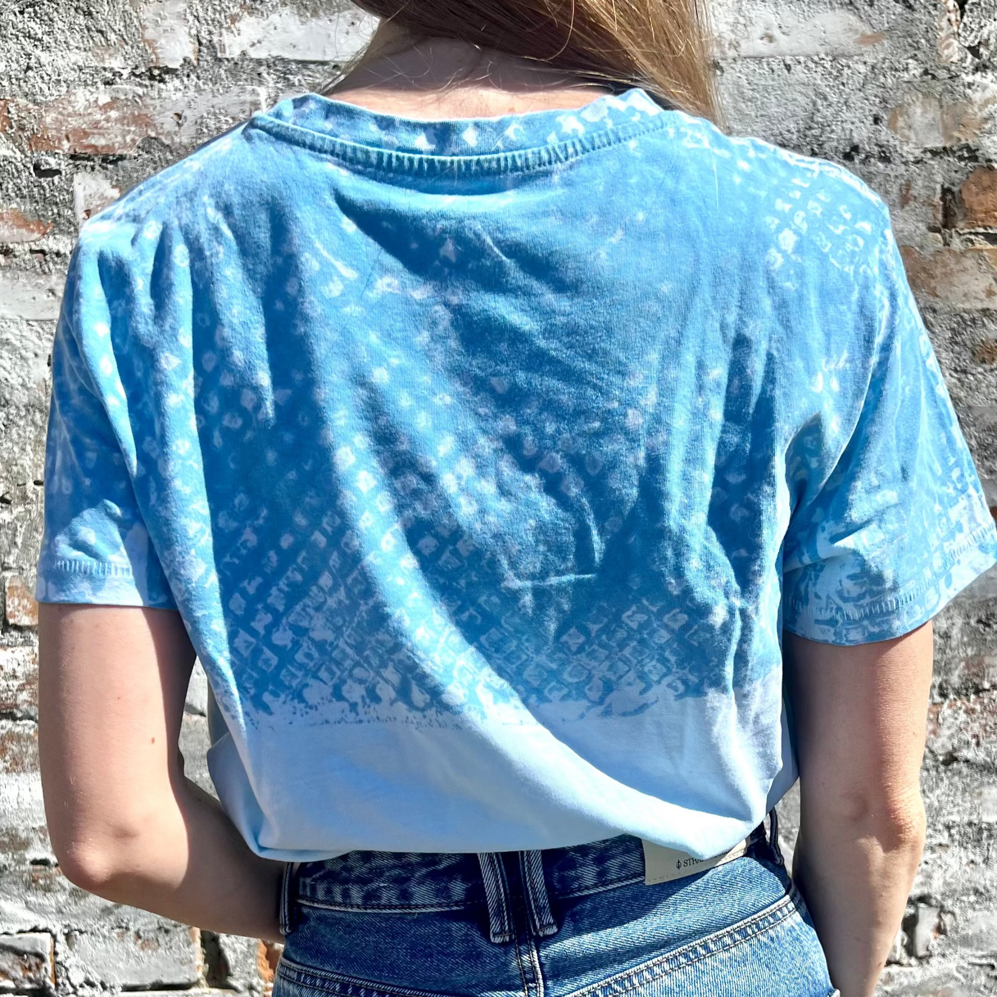 kaleido-t-shirt-blue-mosaic-back